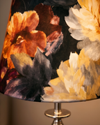 Lampa „Culoare” – Rafinament tactil și strălucire cromată