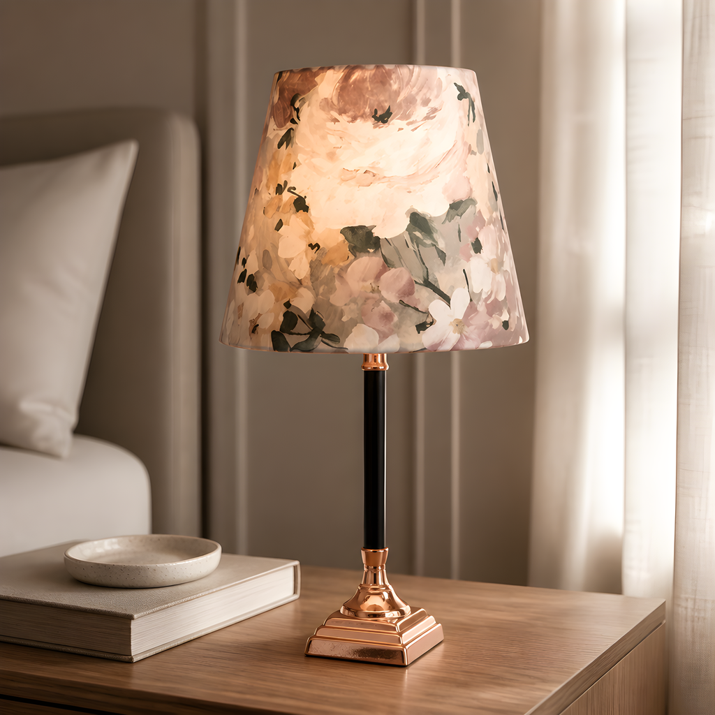 Lampa "Viață în Roz" – Rafinament industrial în nuanțe de negru și cupru