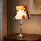 Lampa "Bujor Alb" – Eleganță tactilă și design contemporan