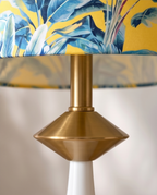 Lampa „Soare in Jungla” – Rafinament auriu și lumină difuză