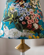 Lampa „Florile Curcubeului” – Rafinament auriu și lumină difuză