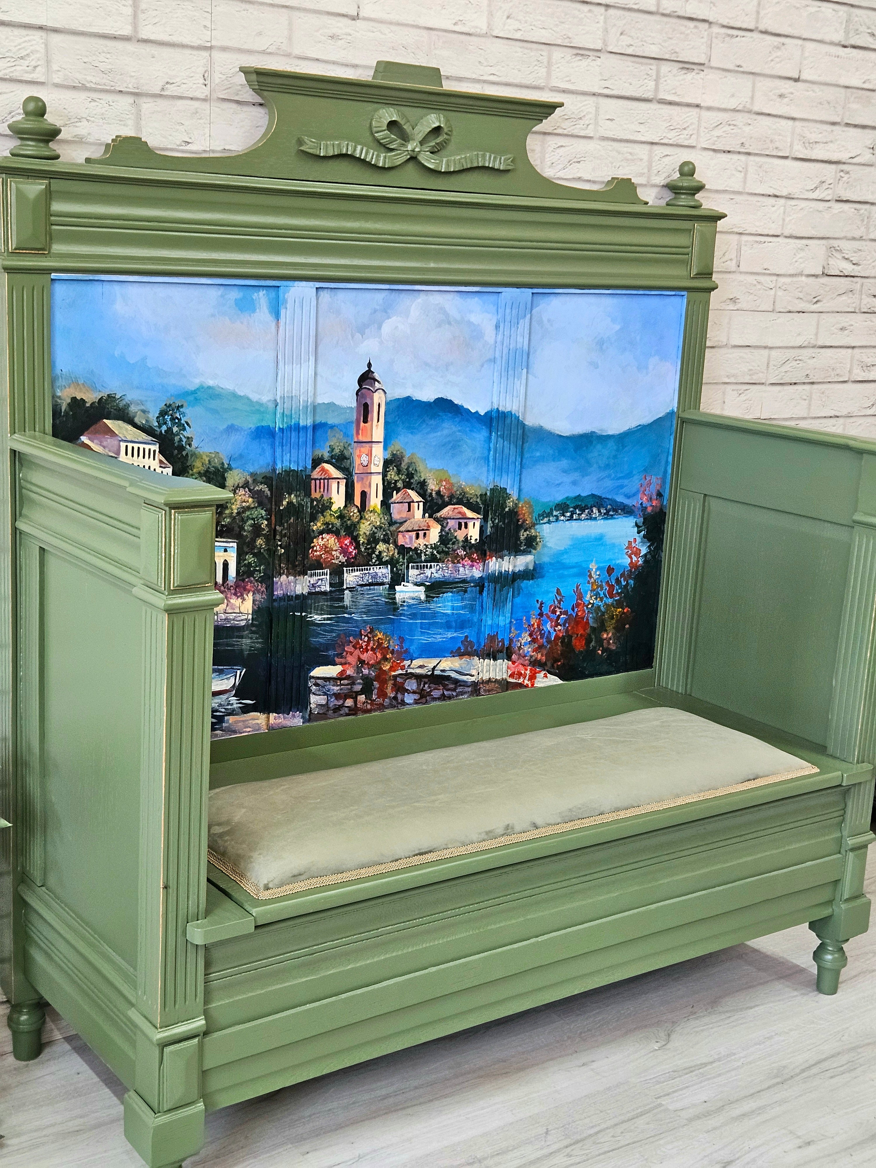 Mobilier pictat manual – bancă recondiționată cu peisaj mediteranean